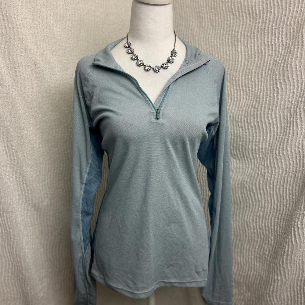 Patagonia Light Blue Stripe Base Layer Top Womens XL Long Sleeve